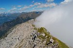 09 La nebbia lambisce la cresta